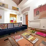 Trasteverehome - Artists Loft With Private Parking In Trastevere