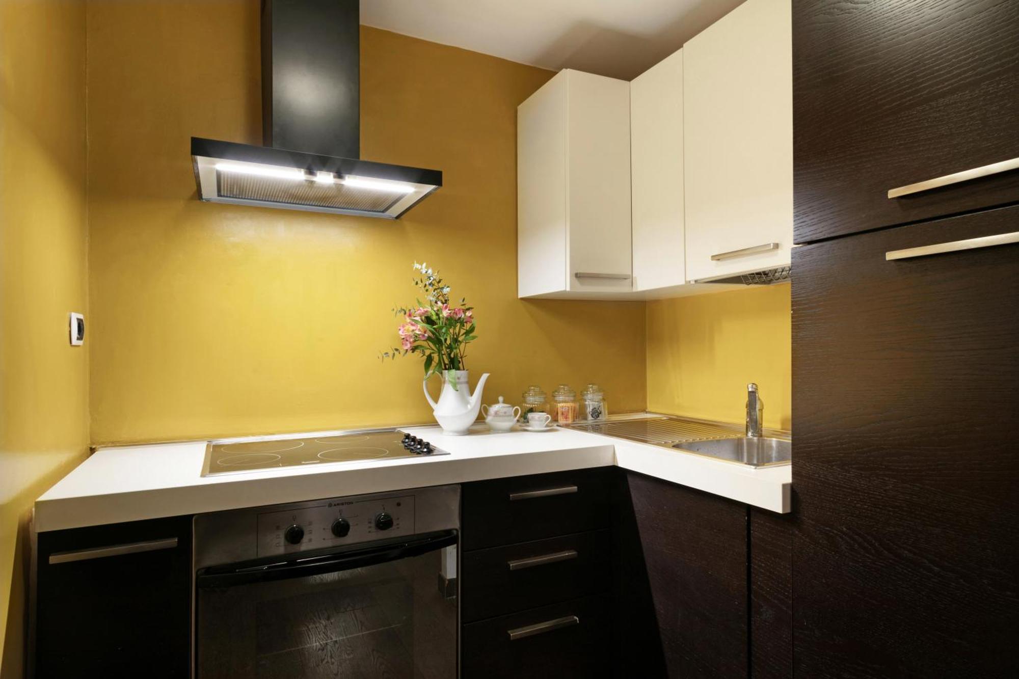 Ferienhaus Trasteverehome - Artists Loft With Private Parking In Trastevere *
