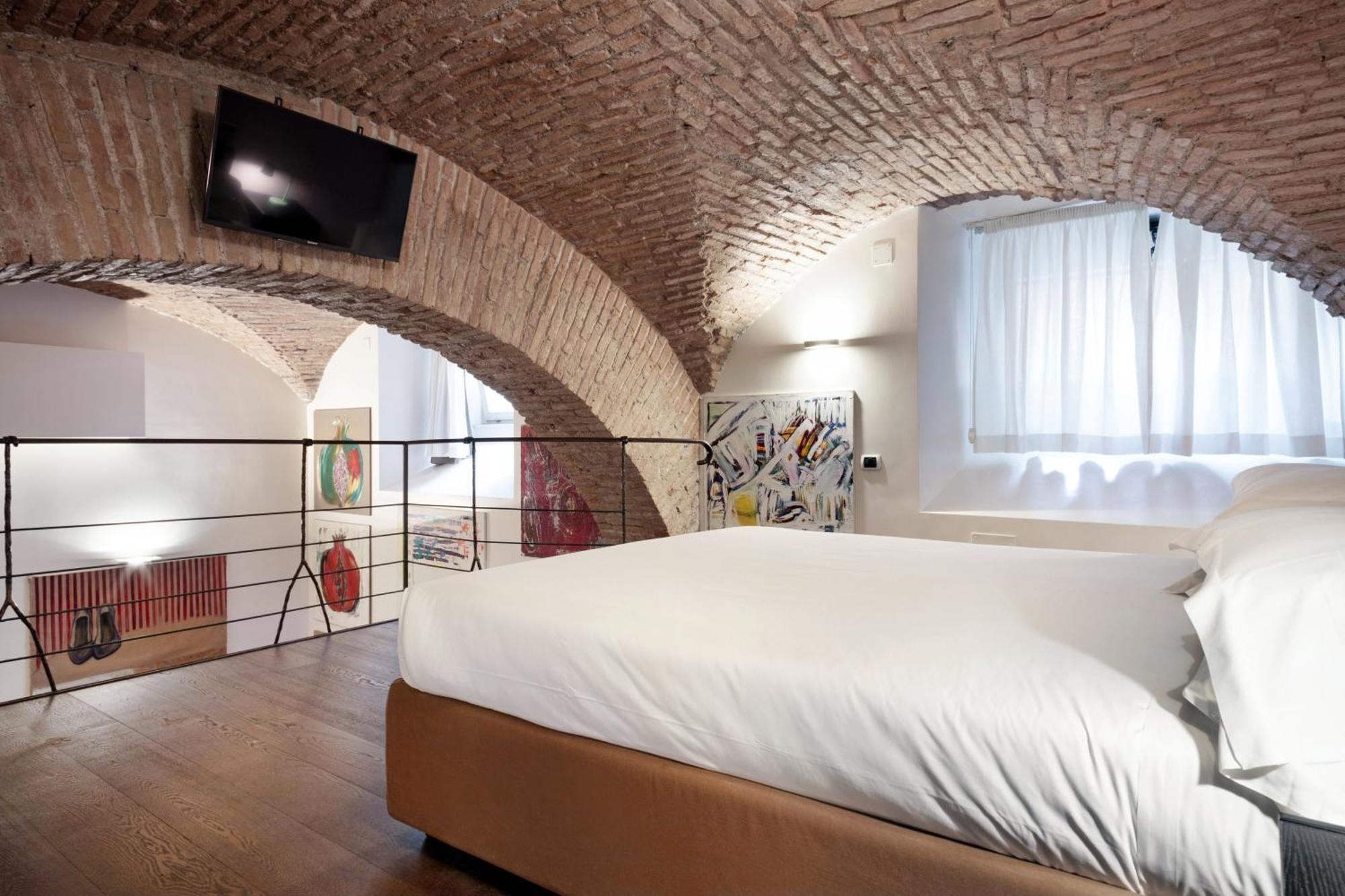 Trasteverehome - Artists Loft With Private Parking In Trastevere