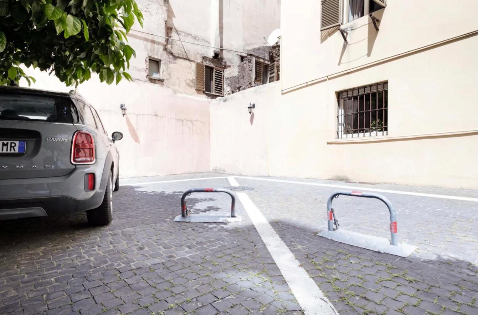 Trasteverehome - Artists Loft With Private Parking In Trastevere Ferienhaus